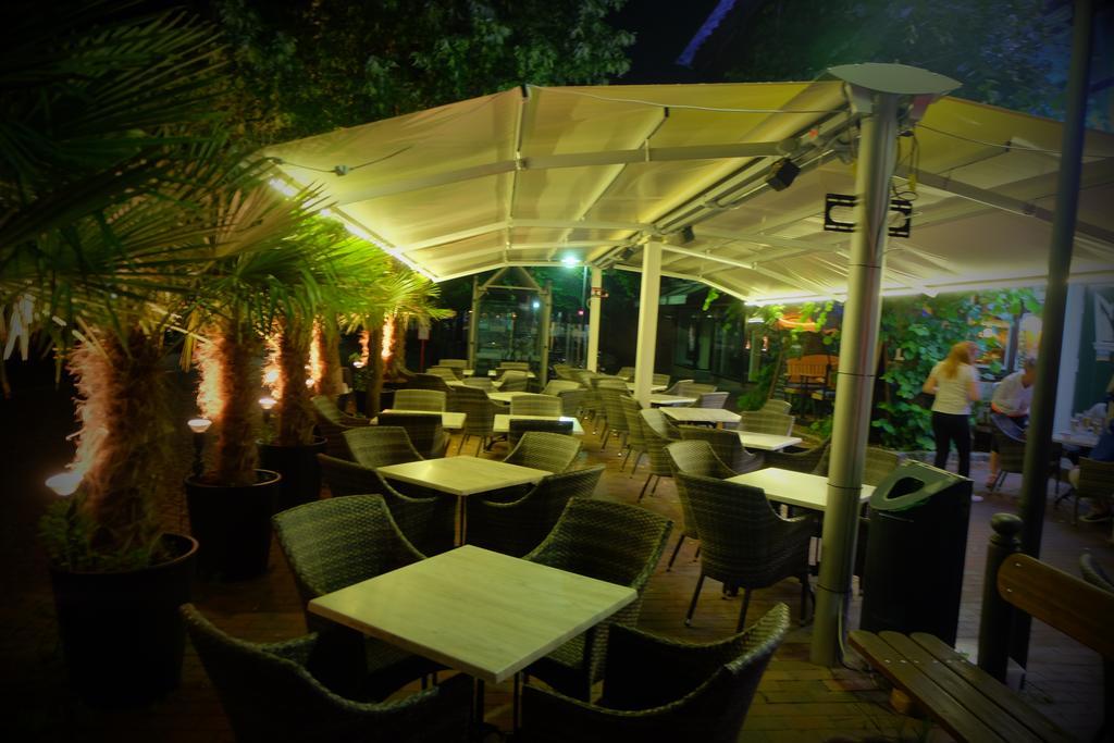 Hotel Zum Weissen Ross Winsen  Exteriör bild